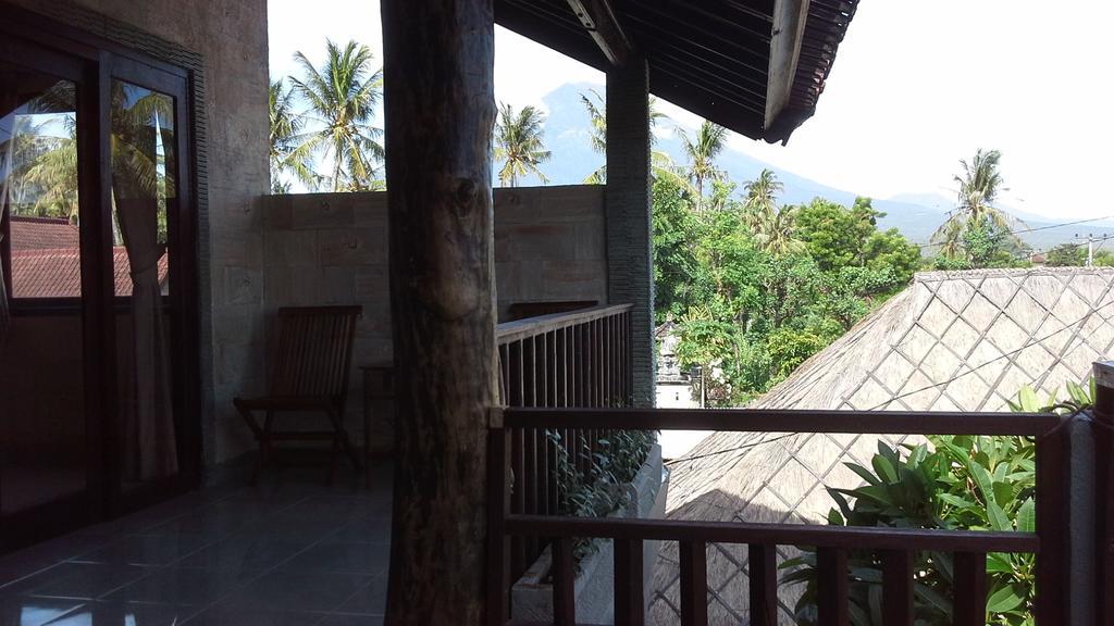 Rumahku Homestay อาเม็ด ภายนอก รูปภาพ