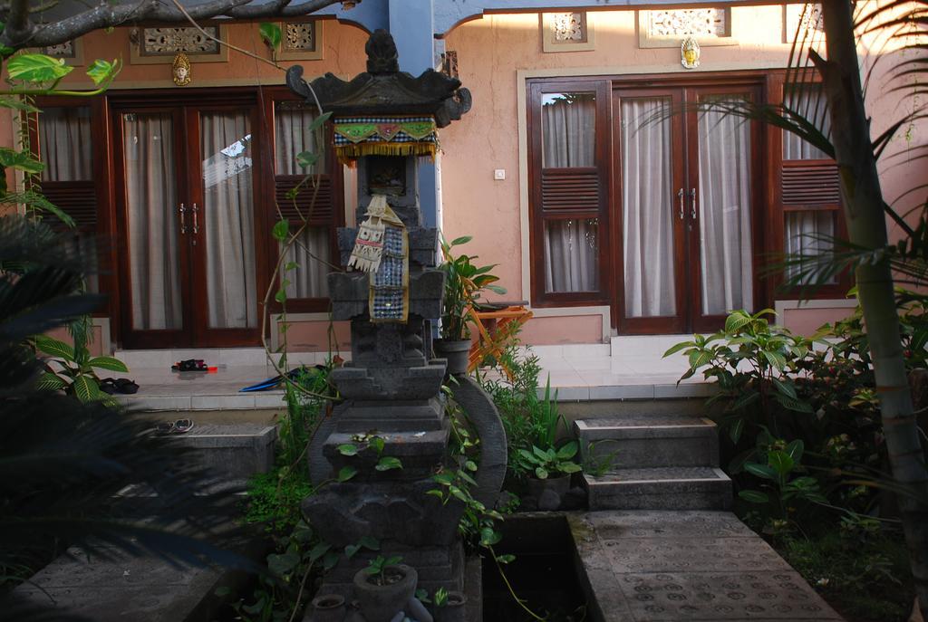 Rumahku Homestay อาเม็ด ภายนอก รูปภาพ