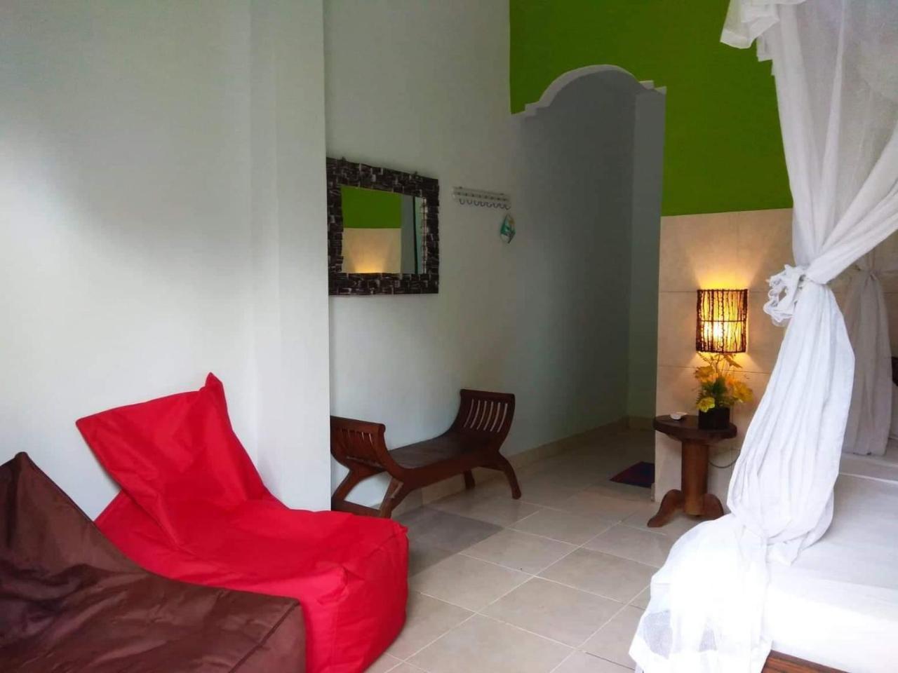Rumahku Homestay อาเม็ด ภายนอก รูปภาพ